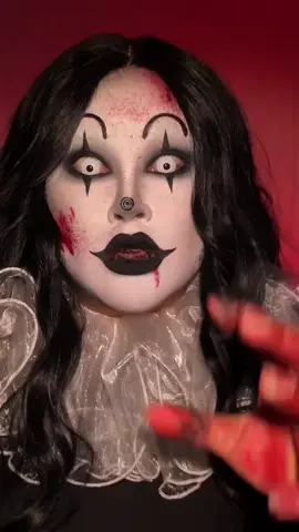 just clownin around 🤡 . . . #arttheclown #clownmakeup #halloweenmakeup #makeuptransition #makeupfyp 