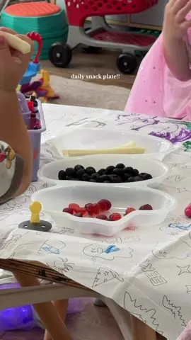 A snack plate a day keeps the spooky moods away ✨👻 #snackplate #momlife #snackideas #toddlermeals  #creatorsearchinsights