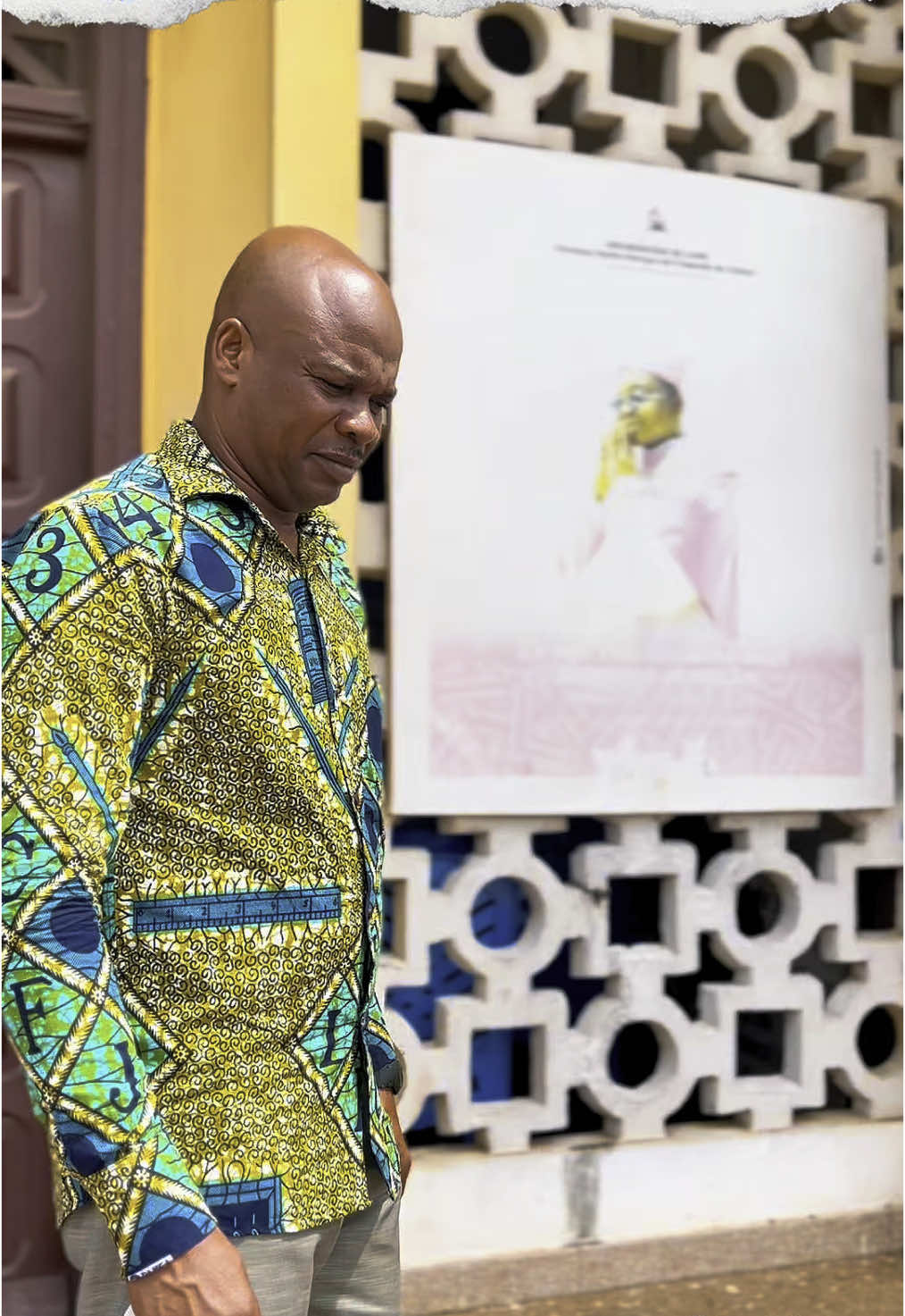 Alors vous reconnaissez qui dans la vidéo ??? 👀   Taguez les en commentaire !!!  #togolais228🇹🇬 #togotiktok228🇹🇬  #esagnde #rentreescolaire #universite #bourses #concours #studentlife #studentvibes #viral #pourtoi 