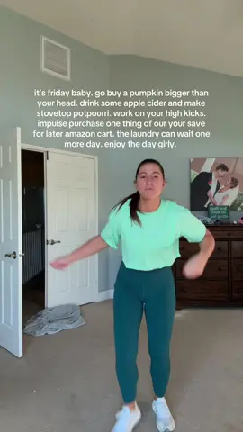 recorded last week bc your girl ain’t got this much energy today 😆 but the sentiment is the same. it’s friday baby. and there isn’t much better than a friday evening 🩷