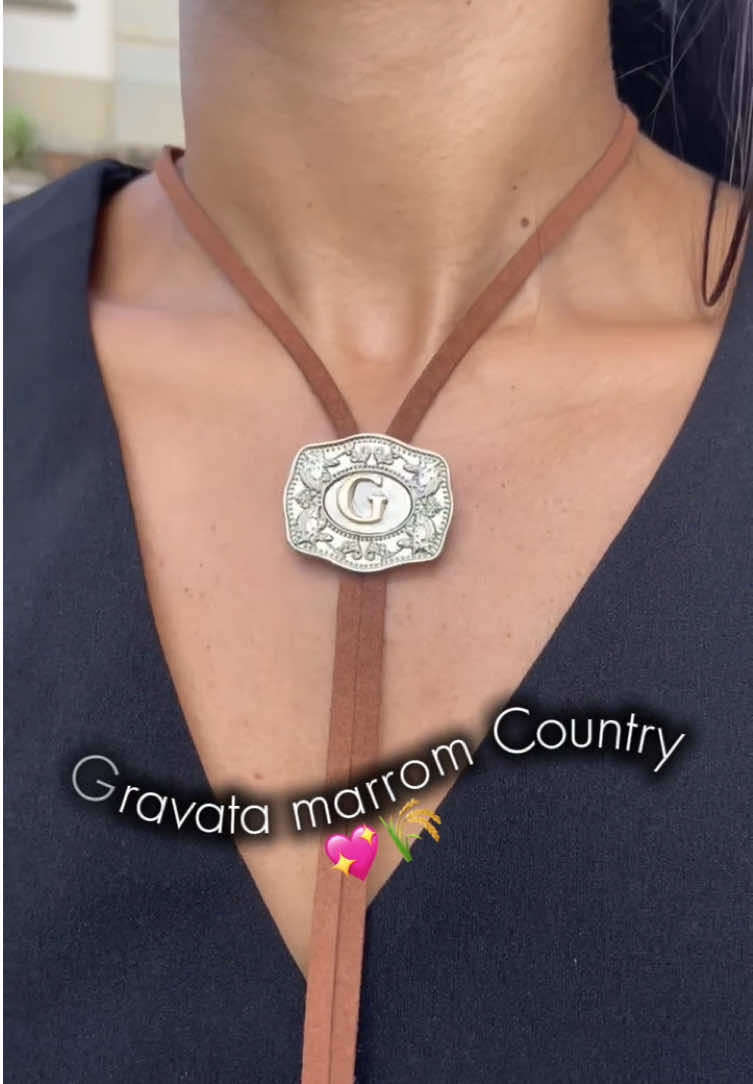 Estilo que fala mais alto! Gravatas country personalizadas do seu jeito.💖🌾 👉 Garanta a sua hoje mesmo!  #modacountry #estilocountry #modafemininacountry #lookcountry 