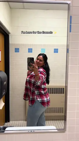 Happy Friday ❤️ #flannelseason #OOTD #flannels #fy #todaysoutfit 