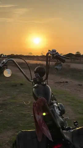 Todos necesitan un momento de reflexión 🎥🎥🎥🎥🎥🎥🎥🎥🎥🎥🎥 #Chopper #motos #harleydavidson #evo #LegadoSobreRuedas 