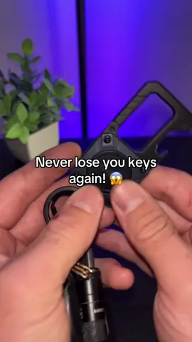 Keep track of your keys with this amazing keychain tracker that utilizes find my! #gps #tracker #keychain #gpstracker #keys 