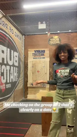 We love date nights here !!. 🥰🪓 #axethrowing #fun #try #kingofprussia 