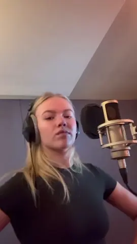 idk where this energy comes from (jk i do know it’s my new song)😛🦕