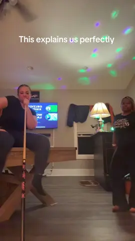 The singing one & the dancing one! #viral #fyp #turnt #bounce #arianagrande 