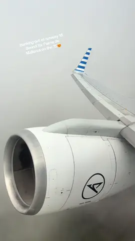 D-ABOI😍😍😛 @PhotographybyRafi @ZRH Aircraft #fyp❤️😉 #757 #plane #viral #flying @Condor Airlines 