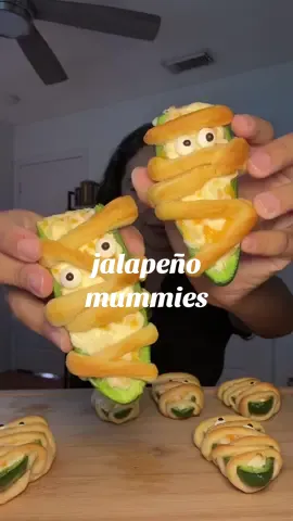 jalapeño popper mummies ✨ #mukbang #eating #food #jalapeño #halloween 