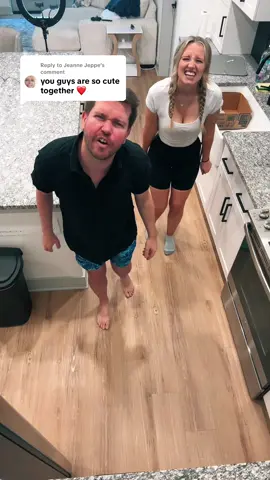 Replying to @Jeanne Jeppe this is not my girlfriend…. #single #tiktoklive 