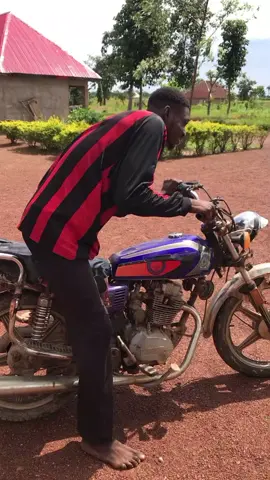 he the play he dey show #short short #play 