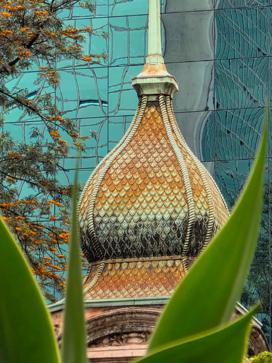 Legenda: Como fotógrafo eu amo o conjunto de câmeras do meu Galaxy S25 Ultra, mas acho que vocês já sabem, e com o zoom de até 100X eu expando os limites da minha criatividade, é como se eu tivesse um super poder... e para tornar a minha visão ainda mais criativa eu conto com a Edição Generativa do Galaxy AI. E por falar nele, a
@Samsung Brasil  comunicou sua estratégia de levar os recursos de Inteligência Artificial a cada vez mais pessoas, expandindo os recursos do Gemini e do Galaxy AI para sua linha de aparelhos de entrada. Demais!! Agora me conta, o que achou do resultado? #AIparatodos #GalaxyMoments #FeitocomGalaxy