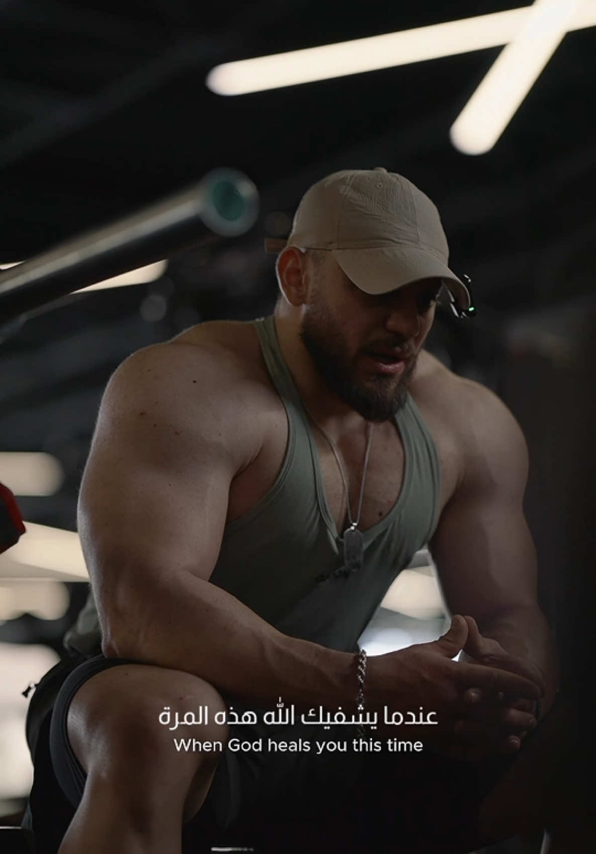 نصيحتي الك:  الشغلات الي تاثر بيك اكتبها، و اقراها يوميا اما قبل النوم او من تگعد الصبح. هل شي راح يخليك تتذكر الامور هاي و تطبع ببالك و تعمل بها.  انت مو انسان سيء، انت فقط منجرف بهوسه الحياه. كل الي عليك تسويه انك ترتب يومك و اولوياتك (باللي تگدر عليه) و الباقي راح يصير هوايه اسهل. الحياه صح صعبه، لكن عشوائيتنا و عدم انتظامنا هو الي مصعبها اكثر.  ايمانك  عقلك جسمك هذني اساس النجاح لا تنسى.  #ملهم #الملهم_علي_غازي #اقوى_من_الظروف#انت_اقوى_من_الظروف #علي_غازي #علي_غازي_زلام⁩