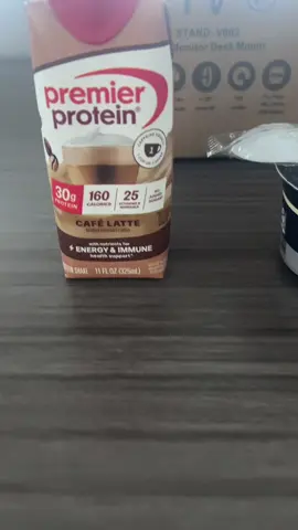 Ahí la llevamos con la dieta o más bien el estilo de vida 😂#proteinshake#appleyogurt#waters#fyp#creandovideios