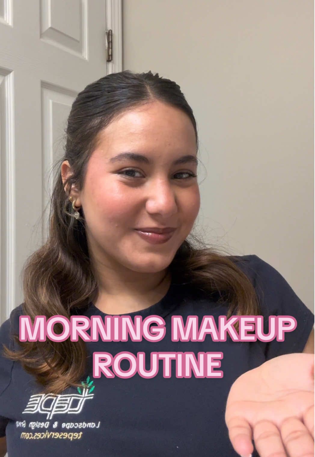 El maquillaje que necesitas para ir al trabajo ✨💖 El lip combo se los dejo en el próximo video 😊  Productos:  Sunscreen @TOCOBO US  Mist y Blush @rhode skin  Bronzer @SHEGLAM  Correctores @elfcosmetics @Maybelline NY  Setting spray @Benefit Cosmetics  Setting powder @Makeup Revolution  #MakeupRoutine #makeuptutorial #microcontentcreator 