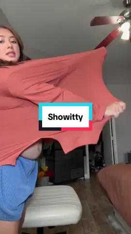 Showitty long sleeve T-shirt, super stretchy #PlusSizeClothing #PlusSizeOutfit #Tshirt #LongSleeve 