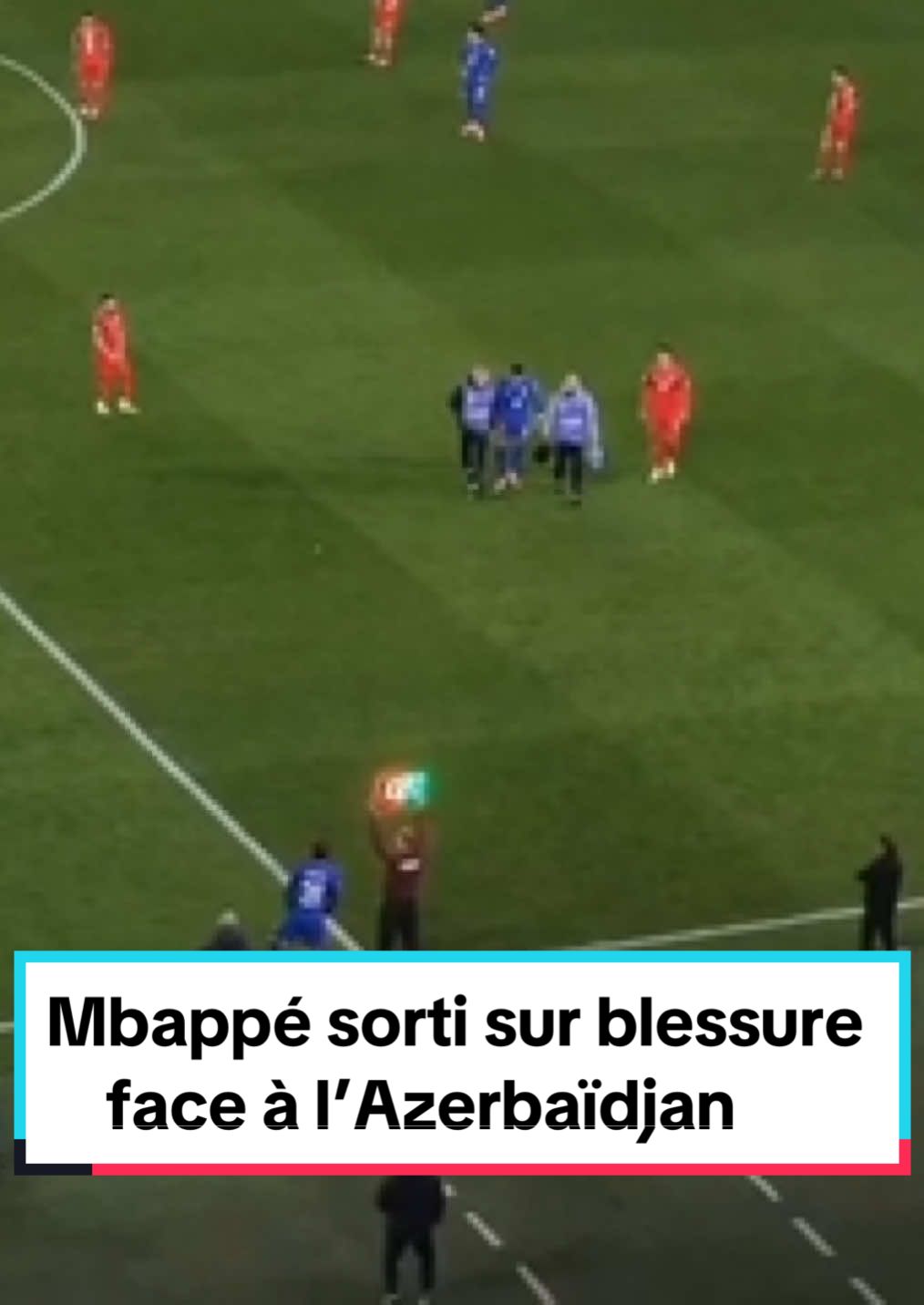 Kylian Mbappé est sorti sur blessure face à l’Azerbaïdjan, Florian Thauvin l’a remplacé et a été sifflé par le public. #Mbappe #equipedefrance #Thauvin #FranceAzerbaidjan #pourtoi 
