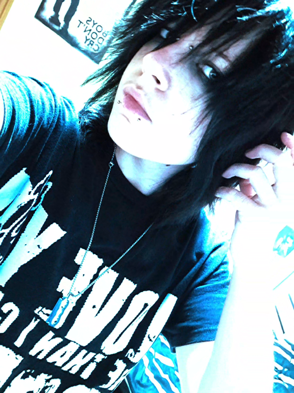 doing my eyebrows gives me a potential vkei face #visualkei #vkei #2000s #alternative #fyp 
