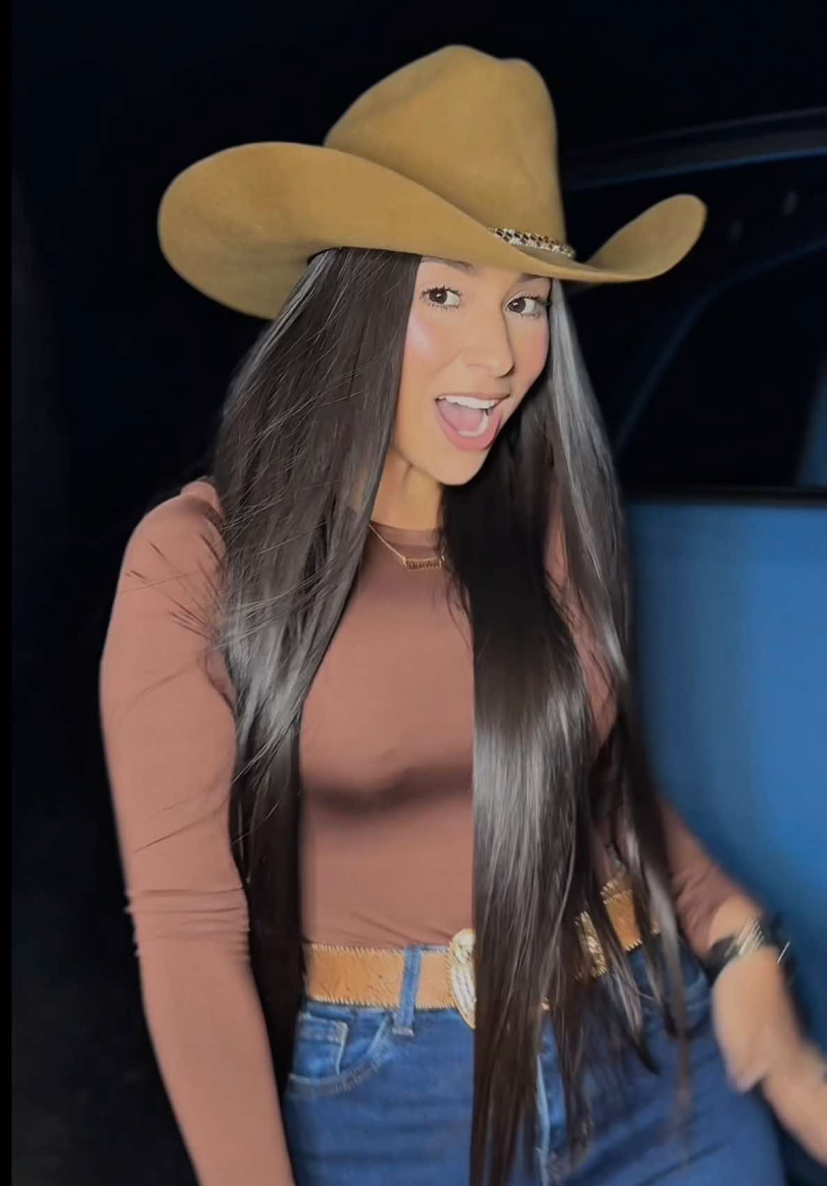 Dónde está mi gente linda de México 🇲🇽✨? #danielamonsalve #mexico🇲🇽 #elmayordelosranas🐸 #corridos #colombia 
