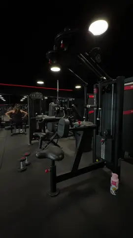 Winter arc - cutting season edition in full effect 💪🏾 . . The best Trainer: @Vanessaaa  #gym #upperbodyworkouts #strengthtraining #workouts #gymworkouts #strongwomen 