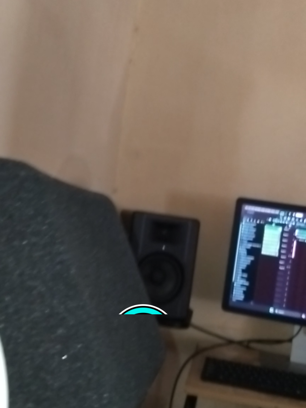 This day were the real one 👌🔥 so the name of the record is : INDUSTRIOUS it  will be out soon 🔥☄️