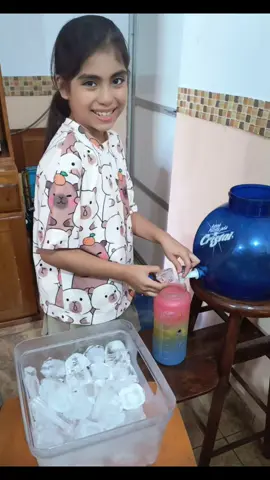 Los hermanitos riñones, el vídeo que está mandando a todos a tomar agua 😂😂  #Viral #hermanos #riñones  #agua #salud 