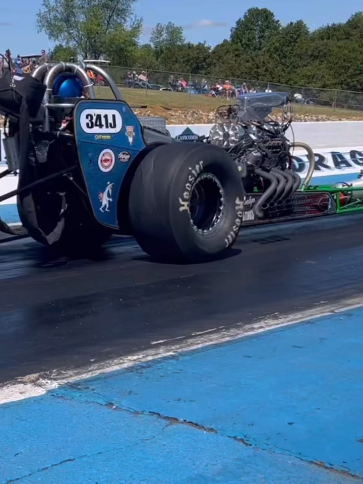 Very Fast Supercharged Small Block Ford Front Engine Dragster at the Dragstrip!! #2hacksgarage #dragstrip #throttle #sendit #dragster #smallblock #rpm #ford #dragracing #fast #speed #supercharged