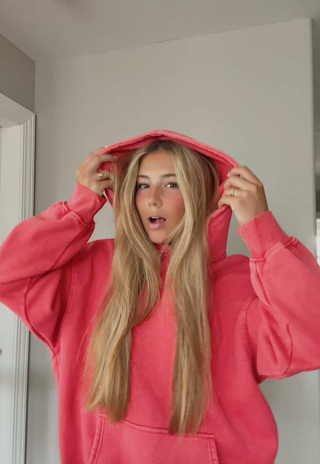 Best fall hoodie @AUTOMET #fall #hoodie #automet 