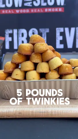 The most Texas way you can cook 5lbs of Twinkies #fyp #bbq #twinkies @Dr Pepper @Hostess Snacks @State Fair of Texas @Fire & Smoke Society 