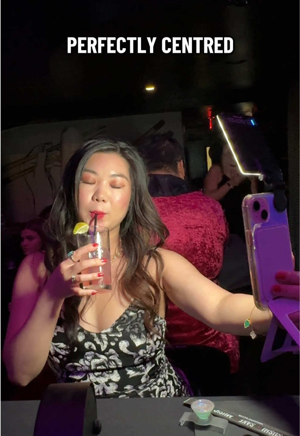 Thoughts in my head @thenightmarebar 💭 #bts #behindthescnes #influencerthoughts #lol #xoxo_tiana_xoxo 