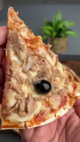 #VNVideoEditor                                           Pizza without dough in a frying pan in just 10 minutes.                                           How to Make Pizza in a Pan So Easy! INGREDIENTS: ●Lavash or tortilla - 2 pcs. ●Tomato sauce or ketchup - 6 tbsp. l. ●Mozzarella cheese - 200 g ●Canned tuna - 185 g ●Olives - 7-8 pcs. ●Cook, covered, for 5-10 minutes over medium-low heat● ●It's incredibly delicious and very simple!!!● Bon appetit! The recipe in your language is available in the description, 💖🇺🇦🇵🇱🇩🇪🇺🇸🇫🇰🇪🇸🇵🇹🇮🇹🇷🇴 🇷🇸🇭🇷🇱🇻🇸🇮🇨🇿🇫🇮🇸🇪🇩🇰🇳🇴 🇯🇵 🇬🇷 🇮🇱🇰🇿🇰🇬🇱🇻🇹🇼 🇵🇪 🇦🇷 🇨🇱 🇻🇪 🇹🇭 🇧🇷                             #pizza #pizzarecipe #tunarecipe #simplydeliciousrecipes 