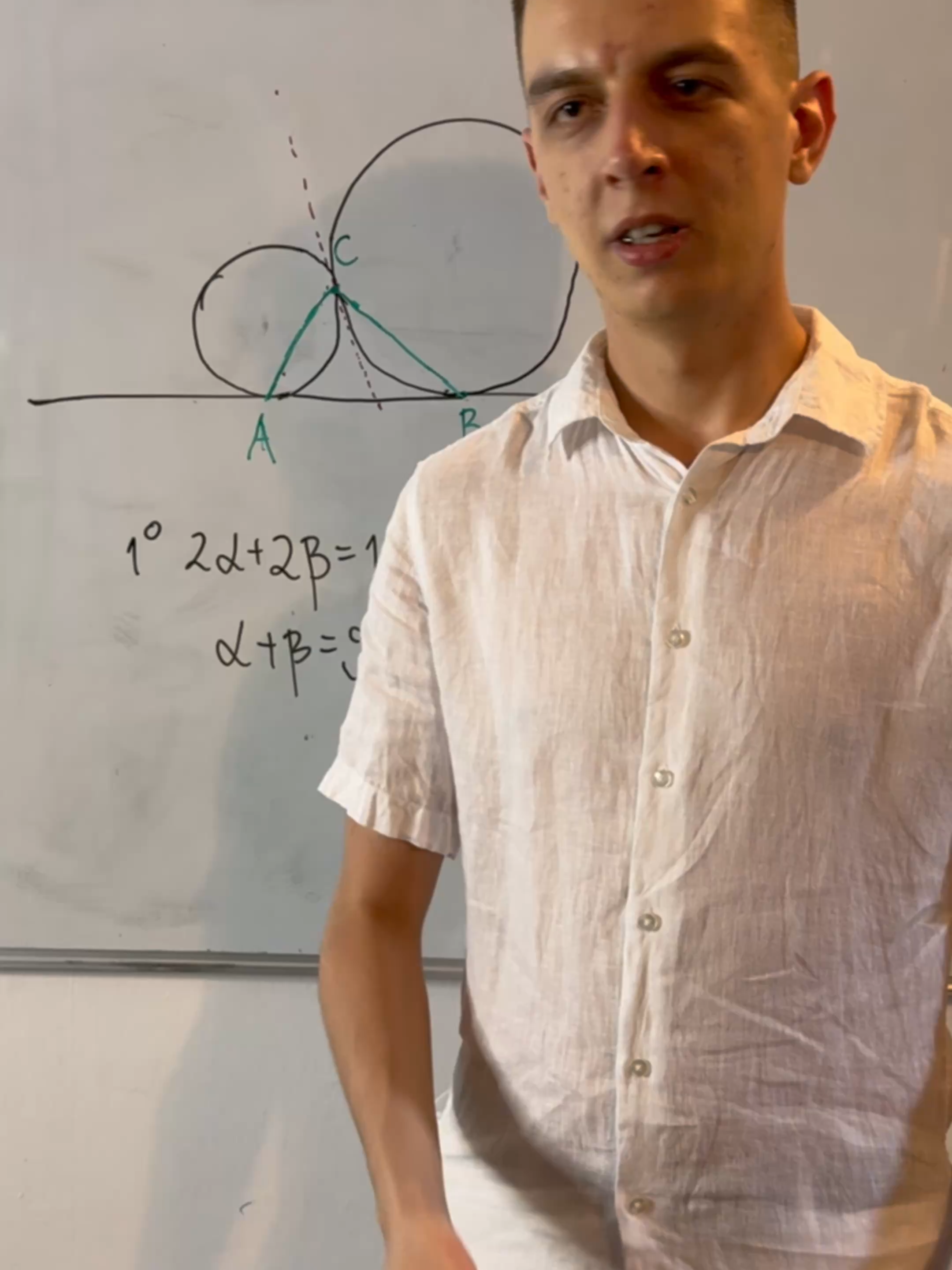 Jak udowodnić, że ten kąt to 90°? #matematyka #geometia 📚 Przemysław Nowak ✨ Odwiedź naszą stronę i ucz się skutecznie: https://matematyczniwirtuozi.pl