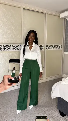 Green pants but make it fashion 💅 #creatorsearchinsights #OOTD #greenoutfitideas #basicootd #outfitideas 