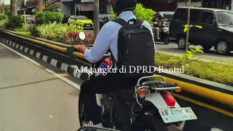 ini dia, kegiatan magang saya di kantor sekretariat DPRD Bantul, setiap hari kegiatannya konsisten hampir sama seperti yang ada di vt ini, sekian dan terimakasih