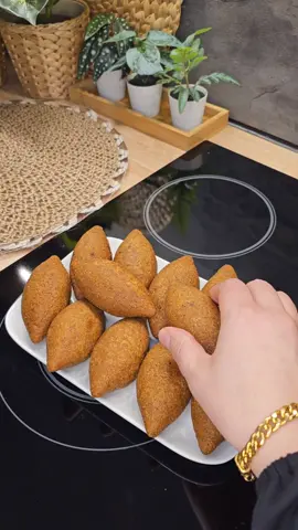 طريقة كامله كتابة لعمل أطيب كبة برغل 👌🏻🧡 . . . #fyp #viral #foruyou #keșfetteyiz #yemektarifleri 
