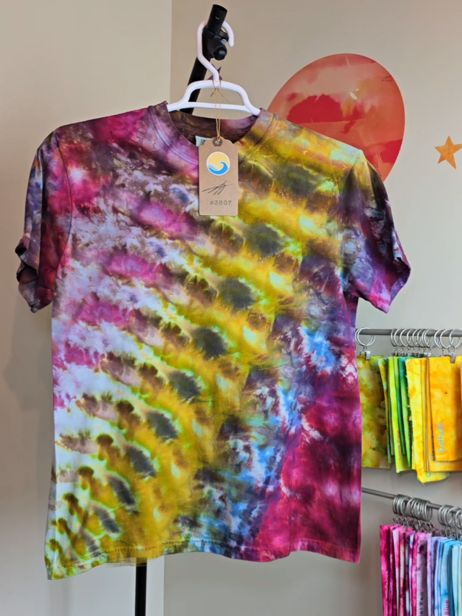 Tie Dye Process & Reveal✌️ Thank you for watching!!! Medium Available  (Shop link in bio) #handmade #tiedye #art 