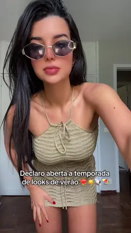 ✨ O look de praia que TODO MUNDO vai perguntar onde você comprou! 🏖️💥 Apresento pra vocês esse conjunto babadeiro de saída de praia em crochê, feito com muito amor, estilo e aquele toque artesanal que transforma qualquer ida à praia num desfile! 💃🔥 ✅ Leve, fresco e super estiloso ✅ Combina com biquíni, maiô ou até como look de verão ✅ Tecido que não pinica e modela o corpo perfeitamente ✅ Ideal pra fotos, viagens e arrasar no rolê 🌴📸 🧶 Feito com fios de qualidade + acabamento impecável 🌈 Disponível em várias cores e tamanhos 📦 Pronta entrega com envio rápido! ⚠️ Spoiler: Depois que você usar, vai querer em todas as cores! 💬 Me conta aqui: você usaria onde: praia, piscina ou festival? 🛍️ Já disponível na minha vitrine do TikTok Shop! Clica no link do produto no vídeo e garante o seu antes que acabe! 👇 #dicasdelook #lookverao #saidadepraia #garotasapoiamgarotas💝🎀✨️ #fyp 
