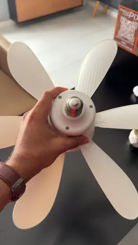 Conforto e praticidade em um só produto — ventilador de teto com luz de LED e controle! #fy 
