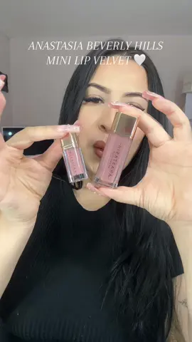 OMG STOP THEY’RE SO ADORABLE!!! @Anastasia Beverly Hills  #minilipvelvet #anastasiabeverlyhills #lipcombo #beauty 