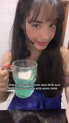 Você sabia que o cortisol, o famoso hormônio do estresse, pode estar sabotando seu corpo e sua mente? 😩 Quando ele está alto, você sente ansiedade, inchaço, cansaço constante, perde foco e até tem dificuldade pra dormir. Foi por isso que eu me rendi ao Drink Azulzinho🩵 Ele ajuda a reduzir o estresse, melhora o sono, equilibra os hormônios e ainda dá aquela sensação deliciosa de calma e bem-estar. É o meu ritual diário pra desacelerar e cuidar de mim de dentro pra fora. ✨ Se você também precisa provar disso, deixa um comentário que te mando o link😘 #Relaxei #CortisolAltoNão #SaúdeEmPrimeiroLugar #BemEstar #momentorelaxei 