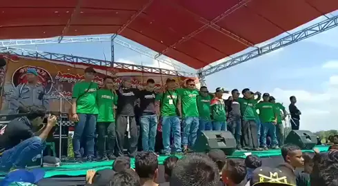 semoga suatu saat nanti kita di pertemukan lagi , kangen masa2 dulu yg taat aturan , bagai mana cara saling menghargai satu sama lain.  salam satu komando 🙏 #rembol76 #rembol76pusatsurabaya #rembol76bojonegoro #rembol76nusantara #kuasa 