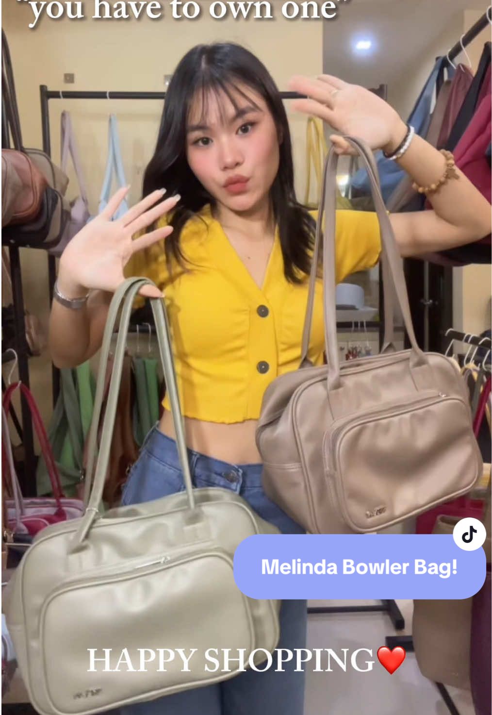 Here’s Sisidlan Bag—Melinda Bowler Bag!! The Melinda Bowler Bag proves you don't have to choose between style and spacious compartment! It features a front pocket, a zipper pocket, and two open pockets inside to keep everything organized. Get yours today and experience the perfect blend of fashion and function❤️ Want to see all the colors? Just click the yellow basket abd don't forget to check out my showcase for more stylish and functional bags just like Melinda Bowler Bag! #sisidlan #shoulderbag #bowlerbag #bag #shoulderbagforwomen 