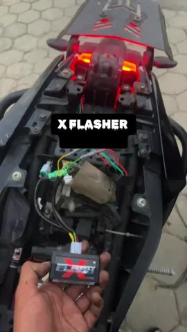 X FLASHER INSTALLATION #omsticker #modified #accessories #helmet #wholsale @MT15 Official @MODIFICATION 