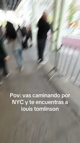 Cosas que solo pasan en New york 🗽 🤯 #onedirection #1D  #louistomlinson #newyork #newyorkcity 