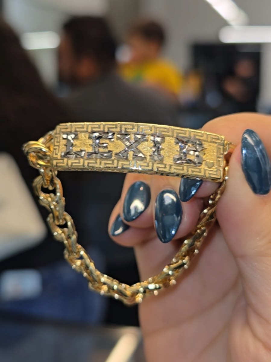 @TAMAYOS FABRICA DE ORO @TAMAYOS THE BIG STORE @tamayoshoustonoficial @tamayosbrownsville @Tamayos Gold #tamayos #gold #webuygold #christmasgiftideas 