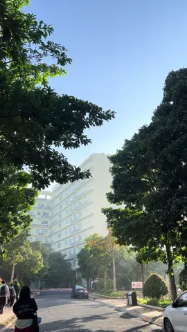 Tự nhiên nay thấy trường đẹp vá….#dnc