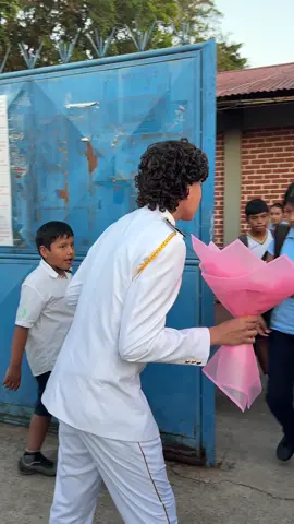 Princesita María Jose #GRB🇧🇴 #guardiarealbolivia🇧🇴 #sorpresaencolegio #guardiarealchambelanesbolivia🇧🇴 #agenciadechambelanesbolivia 