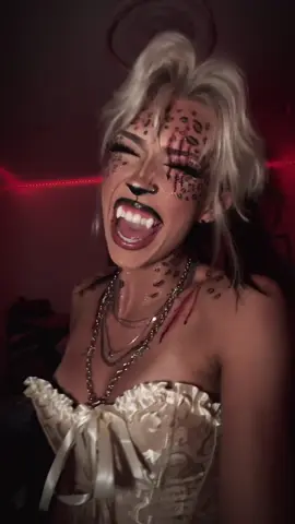 🐆#fypシ #makeuplook #halloweenlook #cheetahgirls #viral 