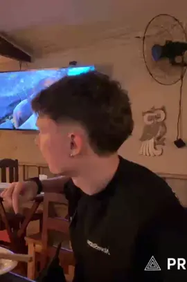 #koskynho em #Twitch | olha ele ai