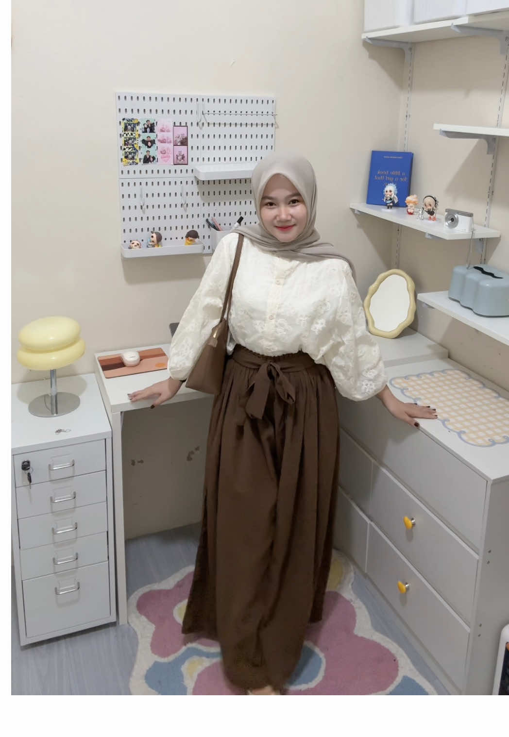 Sukaaa ihh sama outfit kali ini !!👀🫰🏻